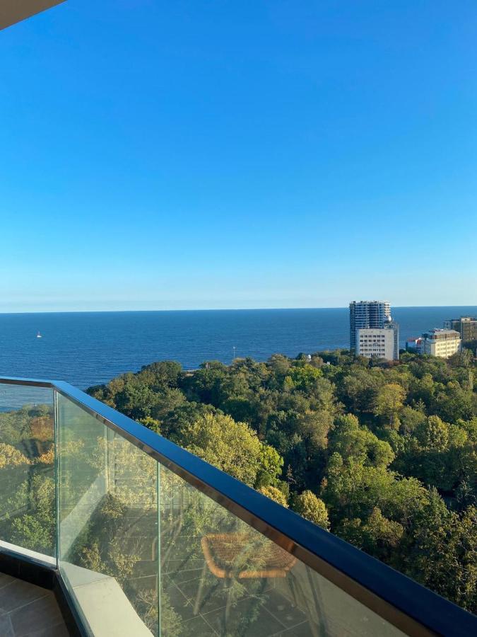 Apart Hotel Greenwood Near Sea โอเดสซา ภายนอก รูปภาพ