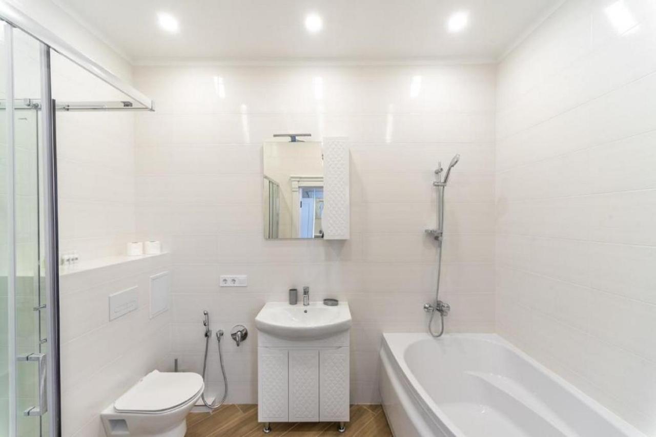 Apart Hotel Greenwood Near Sea โอเดสซา ภายนอก รูปภาพ