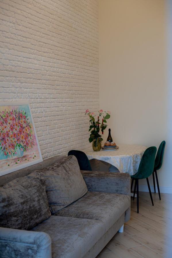 Apart Hotel Greenwood Near Sea โอเดสซา ภายนอก รูปภาพ